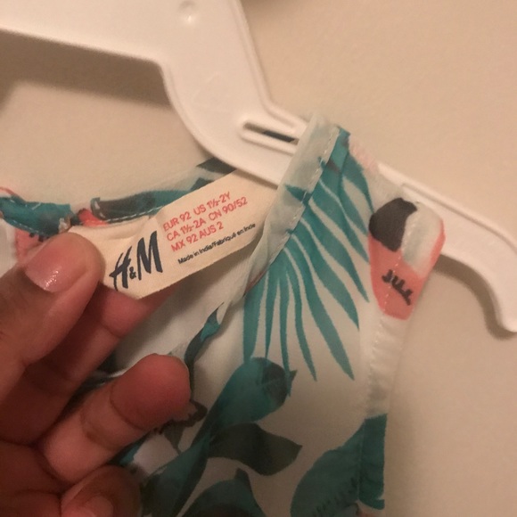 H&M - Picture 2 of 2