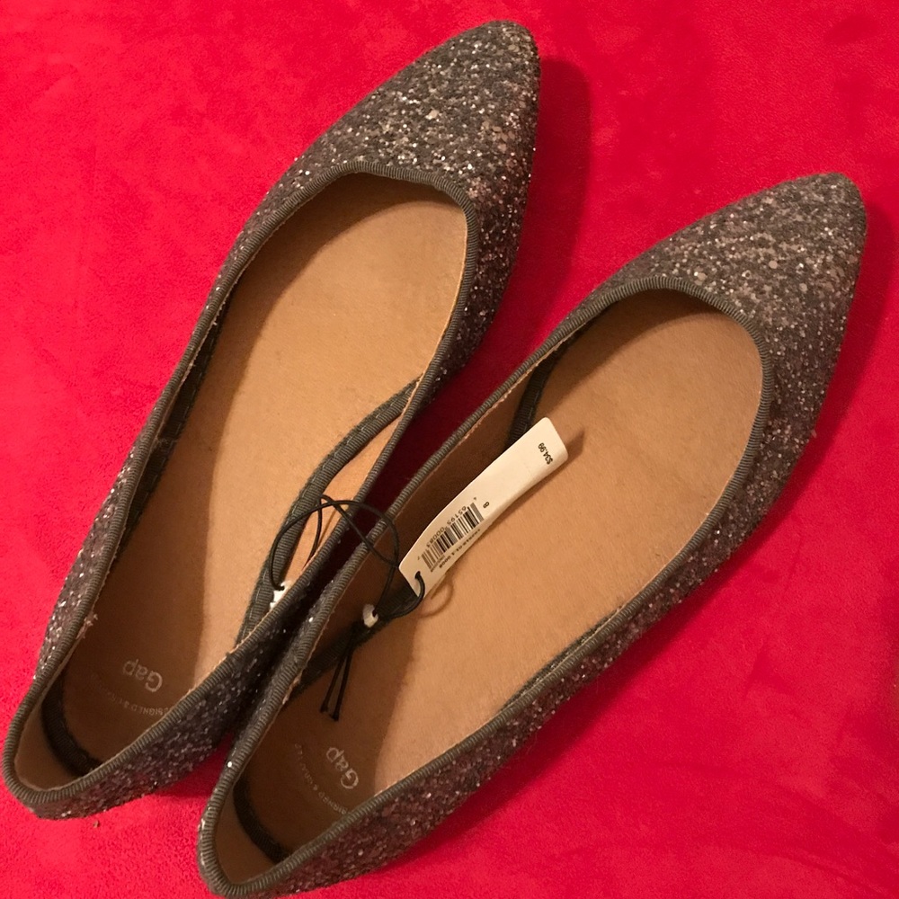 Selling brand new gap sparkle close toed shoes.