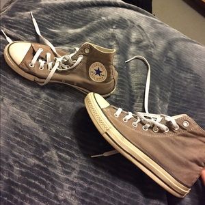 Grey converse