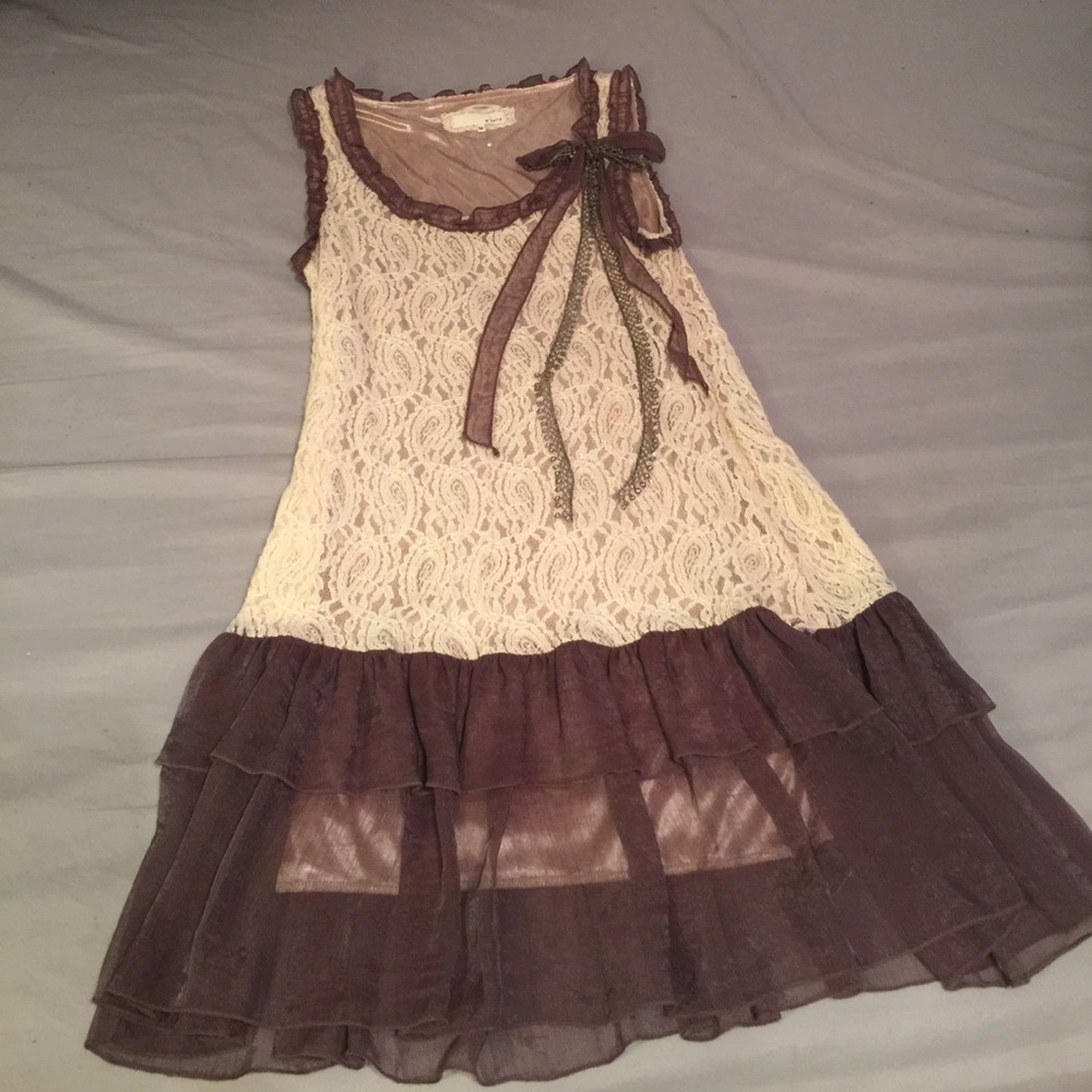 Adorable sleeveless tunic top!