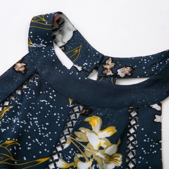 ✨ LAST ONE Open Back Blue Floral Halter Maxi Dress - Picture 5 of 7