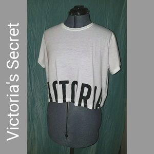 VS Sport Crop Graphic Tee