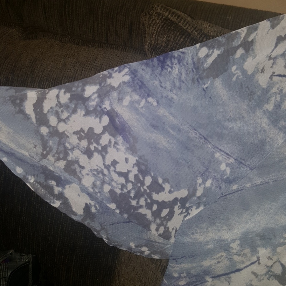 Sheer top! - Picture 5 of 5
