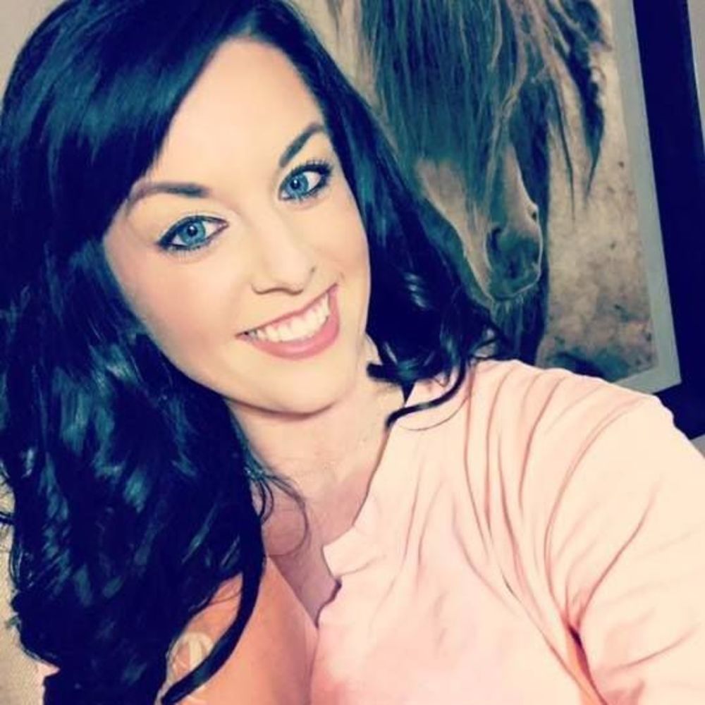 Meet your Posher, Carrie