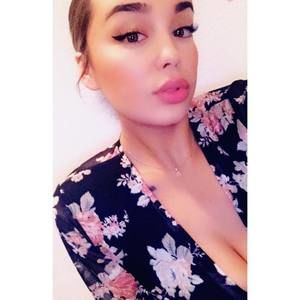 Meet your Posher, Cassandra