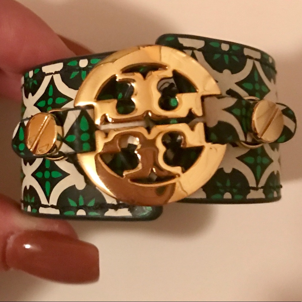 Authentic Tory Burch Buckle Bracelet! 🍃