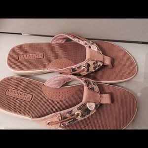 30% off bundle Sperry top-sider leopard flip flops