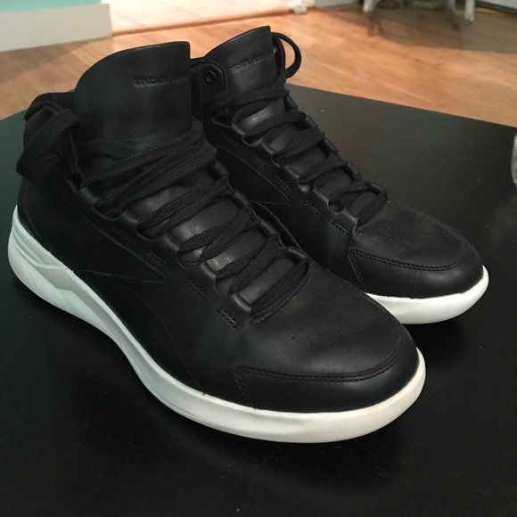 under armour charged pivot