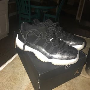 Men's retro 11 "baron low" size 9.5