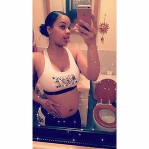 Meet your Posher, Danielle