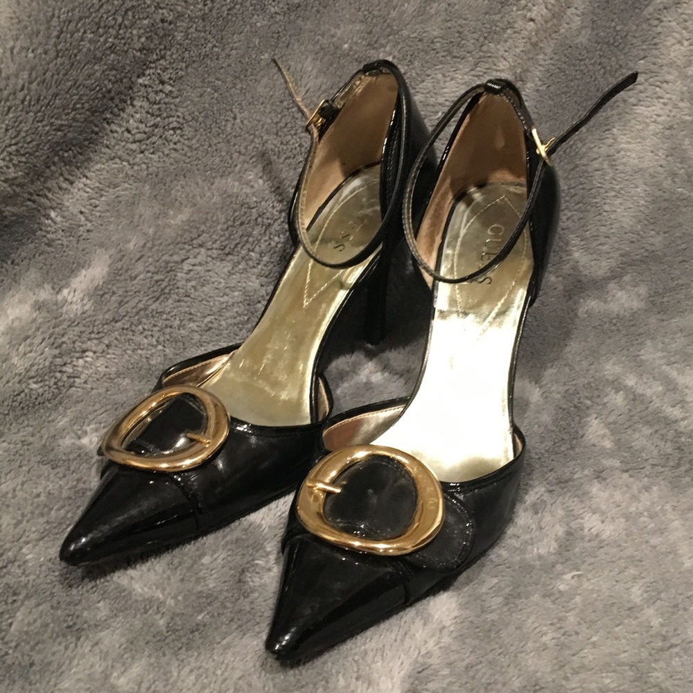 Guess black and gold kitten heel pumps Sz 7