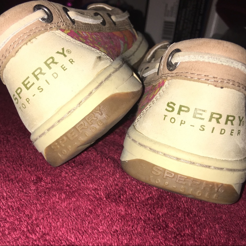Woman's sperrys - Picture 2 of 5