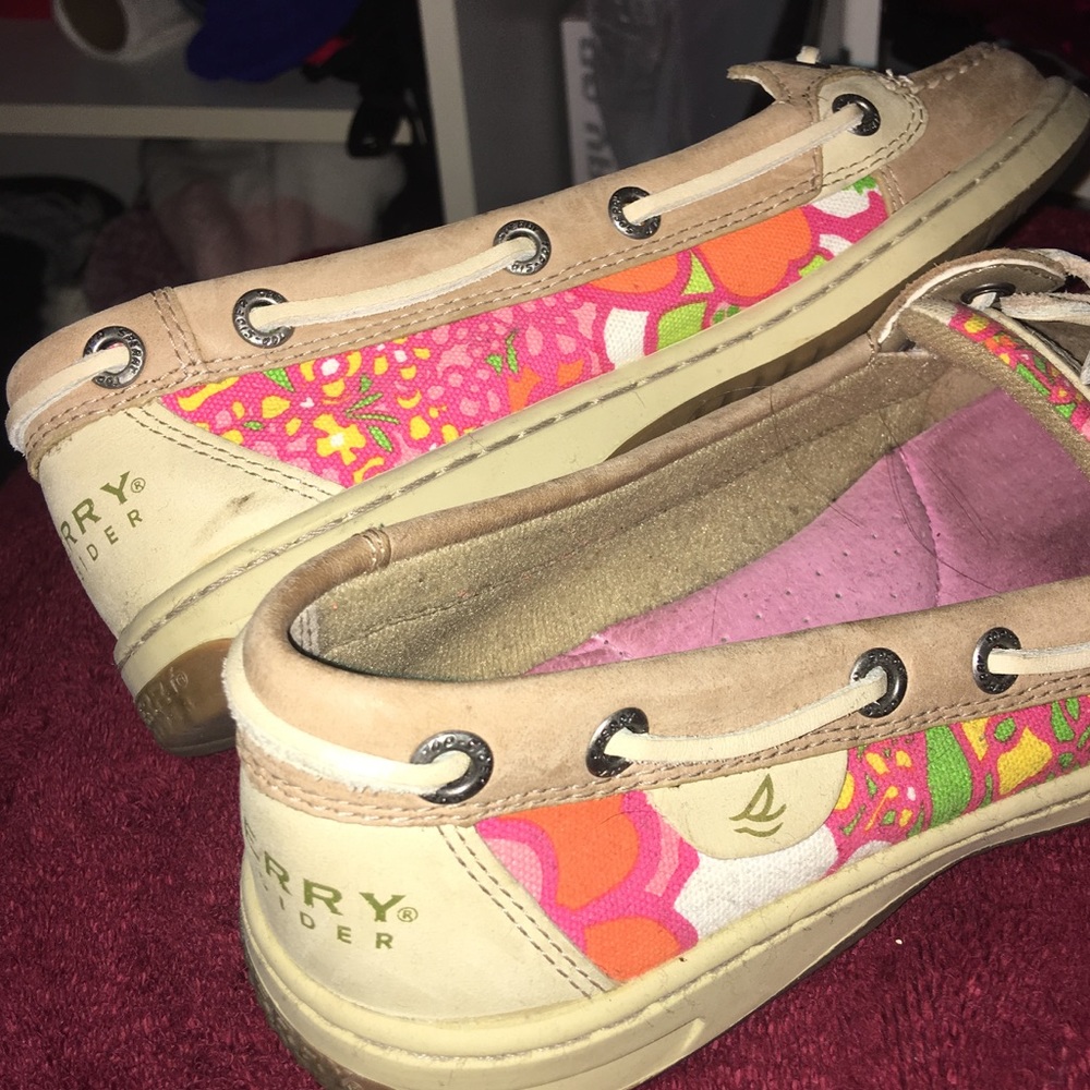 Woman's sperrys - Picture 4 of 5