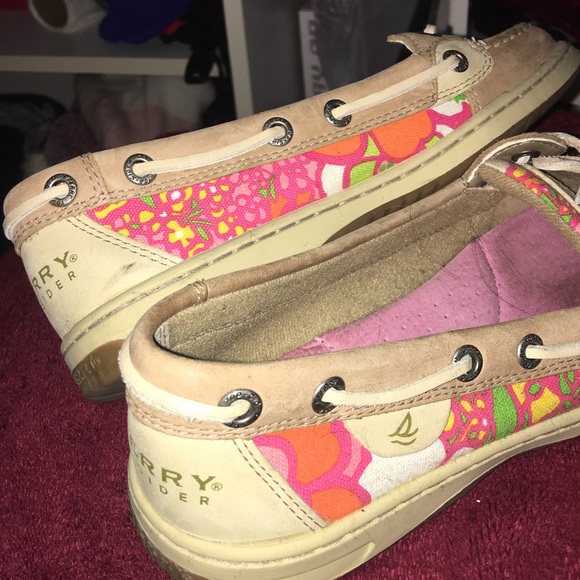Woman's sperrys - Picture 4 of 5