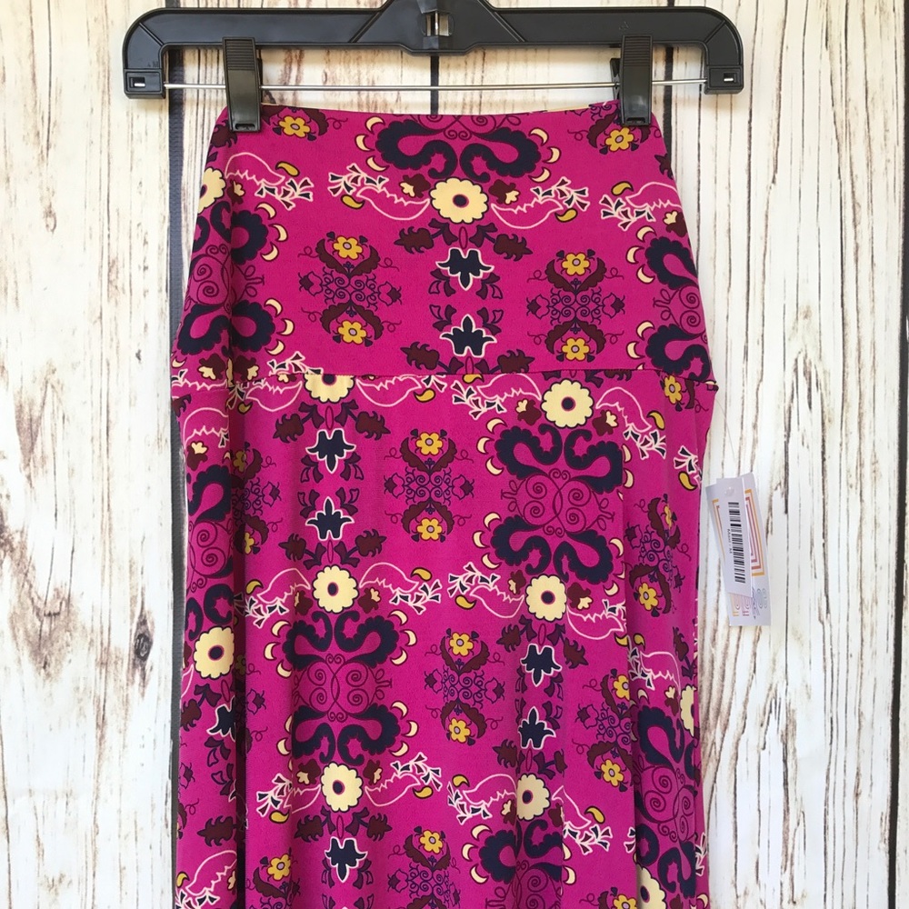 Lularoe Medium Maxi Skirt! Pink and Navy!❤️