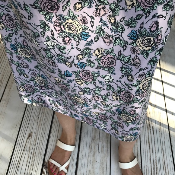 Lularoe Medium Azure Skirt with roses!🌹🌸🌹🌸 - Picture 2 of 2