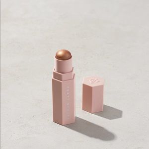 (2 HOUR PRICE DROP!!)Fenty beauty (RUM) match stix