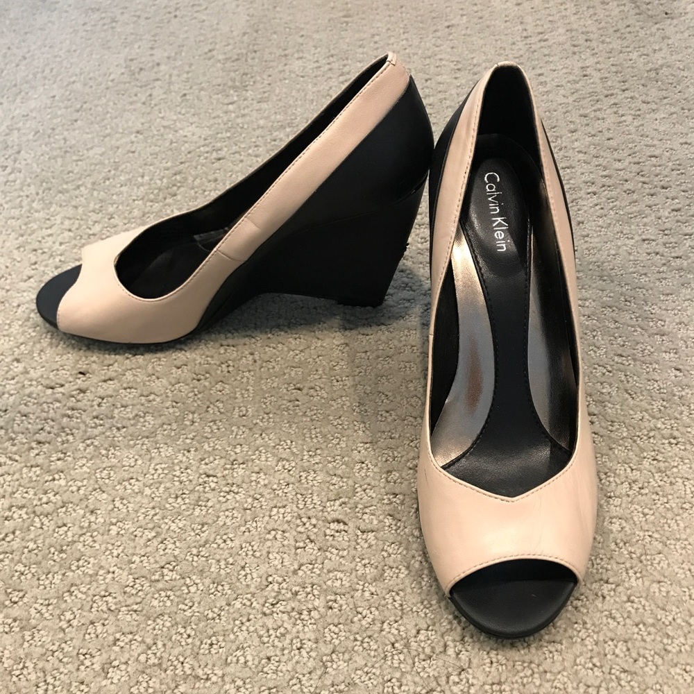 Calvin Klein Tan Brown Wedges