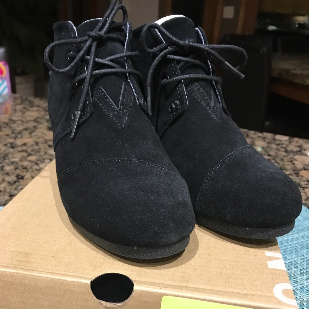 Tom's Desert Wedge Youth