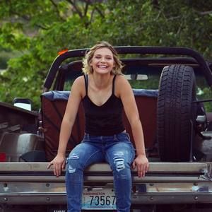 Meet your Posher, Kaitlin