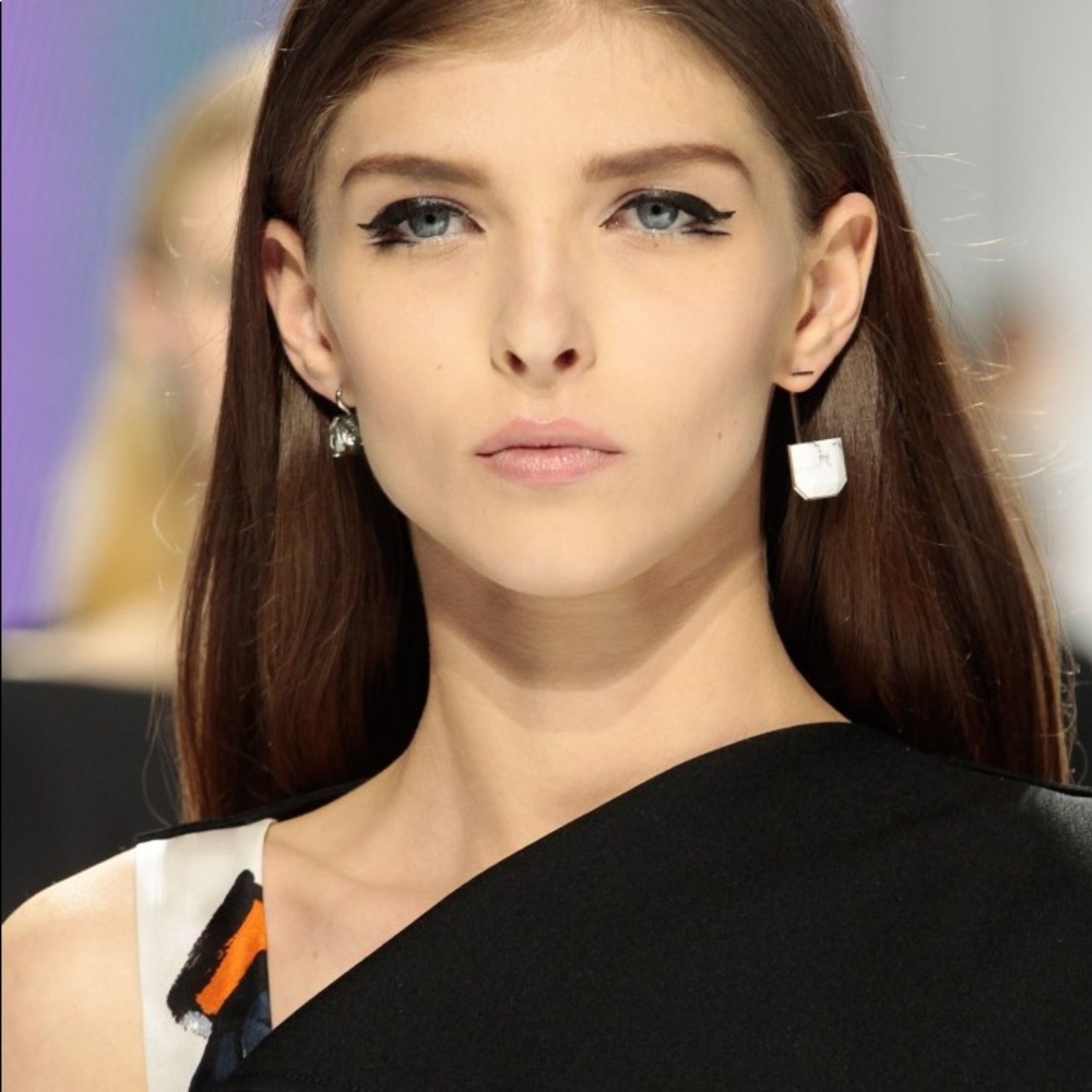 DIOR: Runway Mix-matched Black/Marble Set Earring