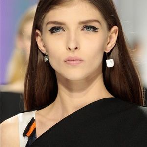 DIOR: Runway Mix-matched Black/Marble Set Earring