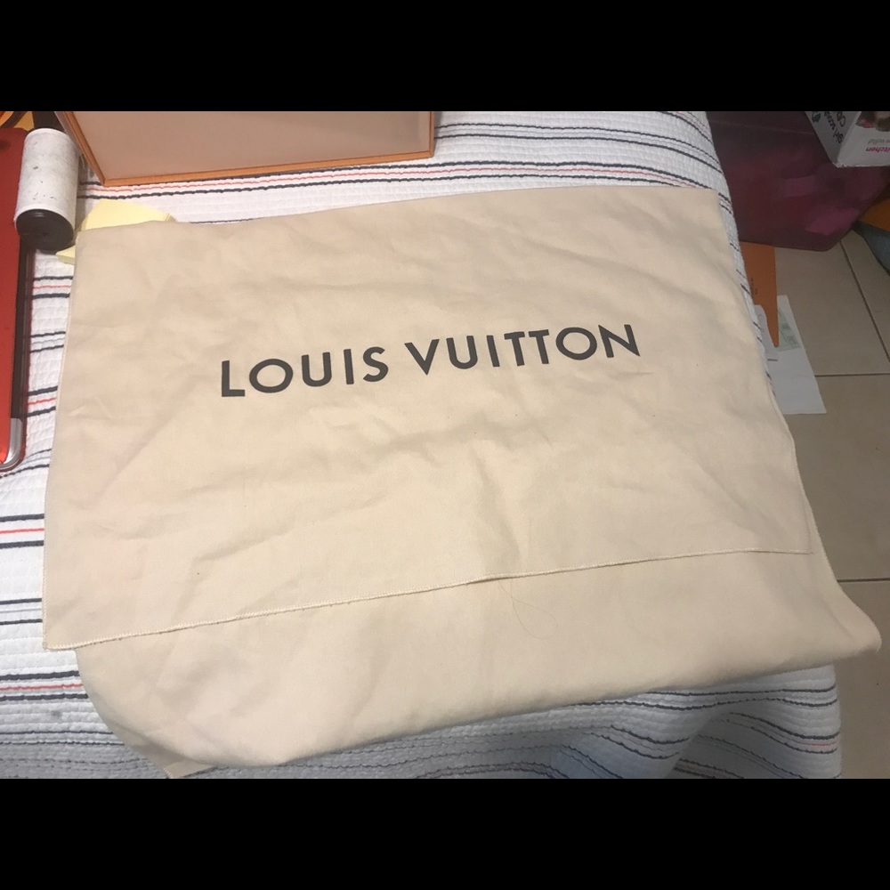 Louis Vuitton neverfull size dust bag