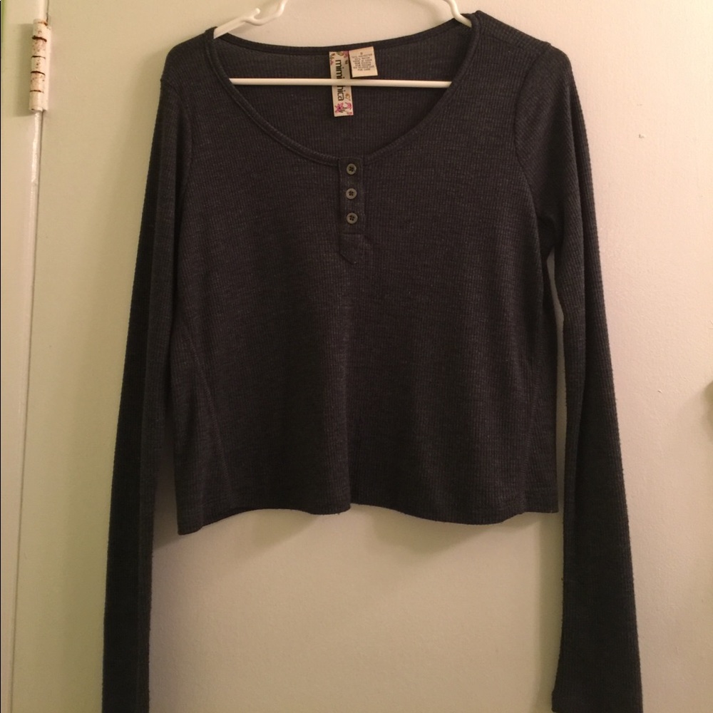 Long sleeve cropped top!