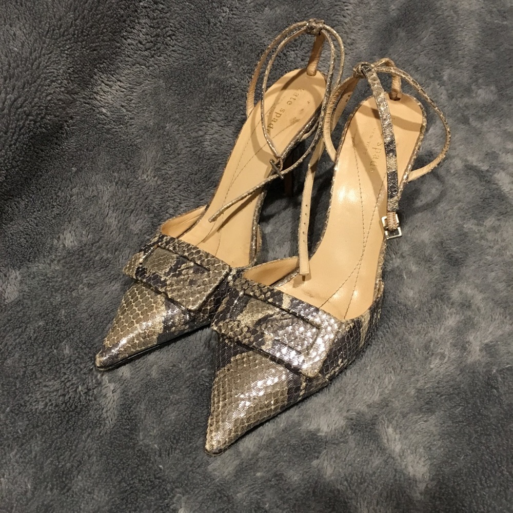 🚫SOLD🚫 Kate Spade Silver Kitten Heel Pumps Sz 7