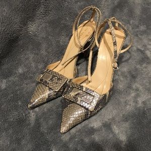 🚫SOLD🚫 Kate Spade Silver Kitten Heel Pumps Sz 7