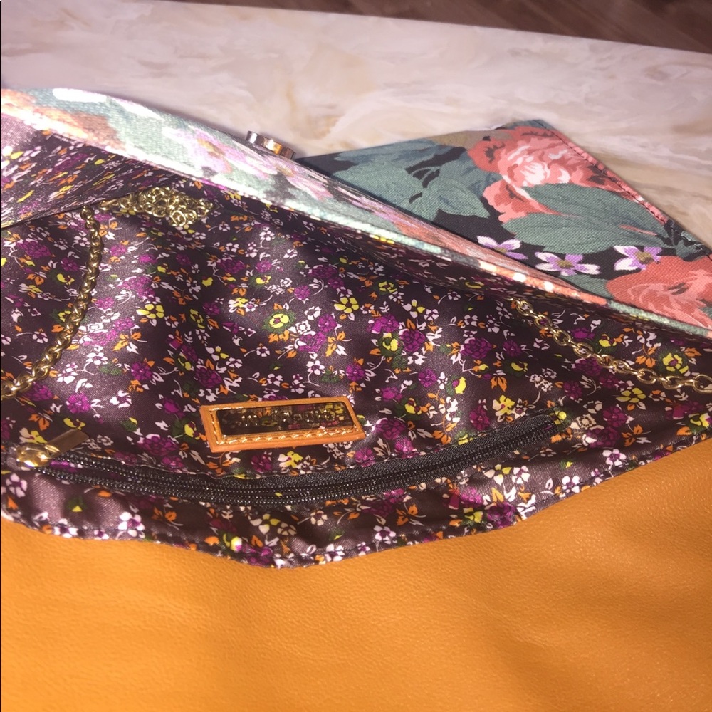 Large Envelope Clutch - Picture 6 of 8