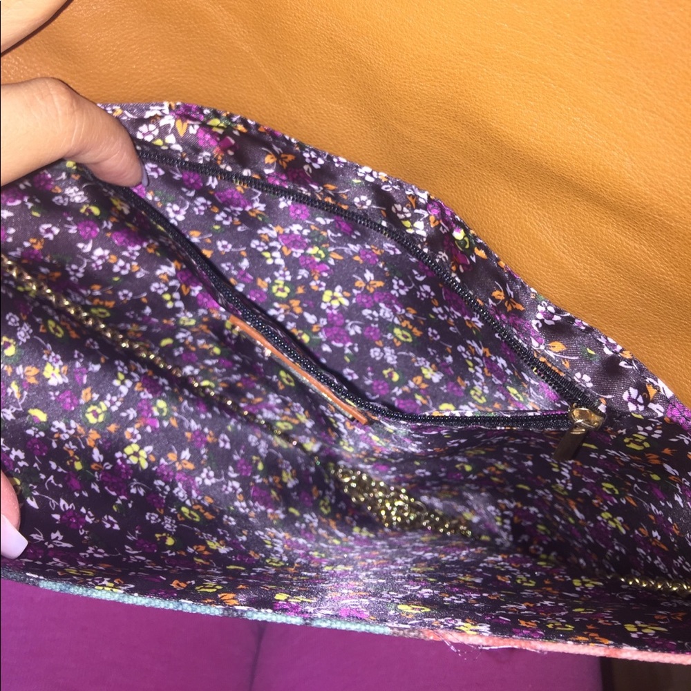 Large Envelope Clutch - Picture 7 of 8
