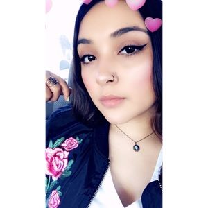 Meet your Posher, Elisa