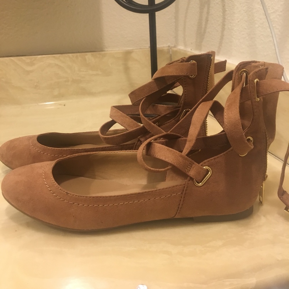 Size 6 camel suede Aldo Flats