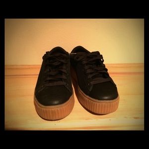 Brash platform tennis shoes
