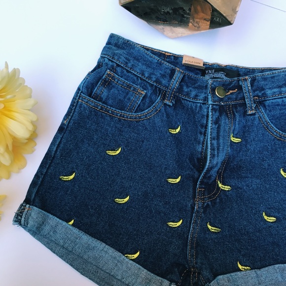 Pants - Banana Embroidered High Rise Shorts
