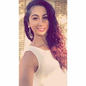 Meet your Posher, Araceli