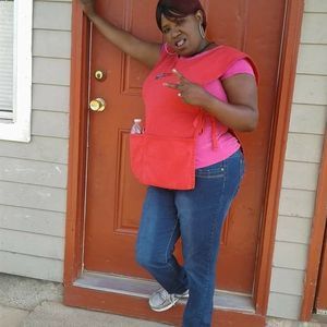 Meet your Posher, Dominique