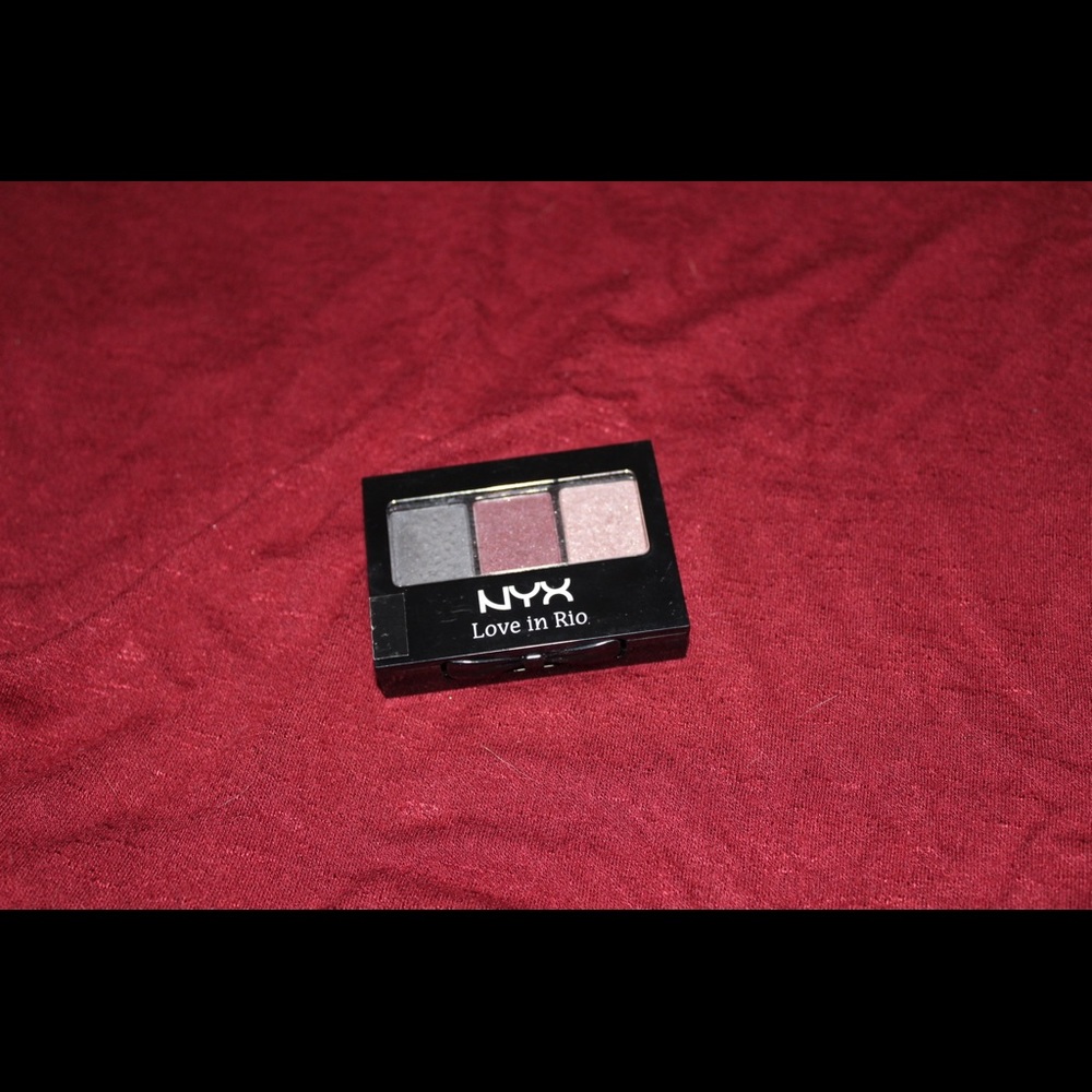 three color shadow palette