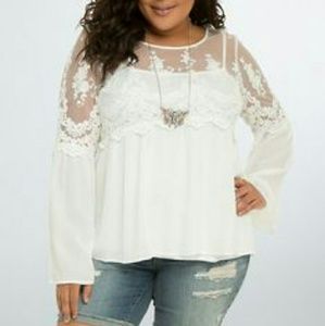 Torrid Off White Lace Bell Sleeve Baby doll top 2