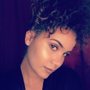 Meet your Posher, Alisha