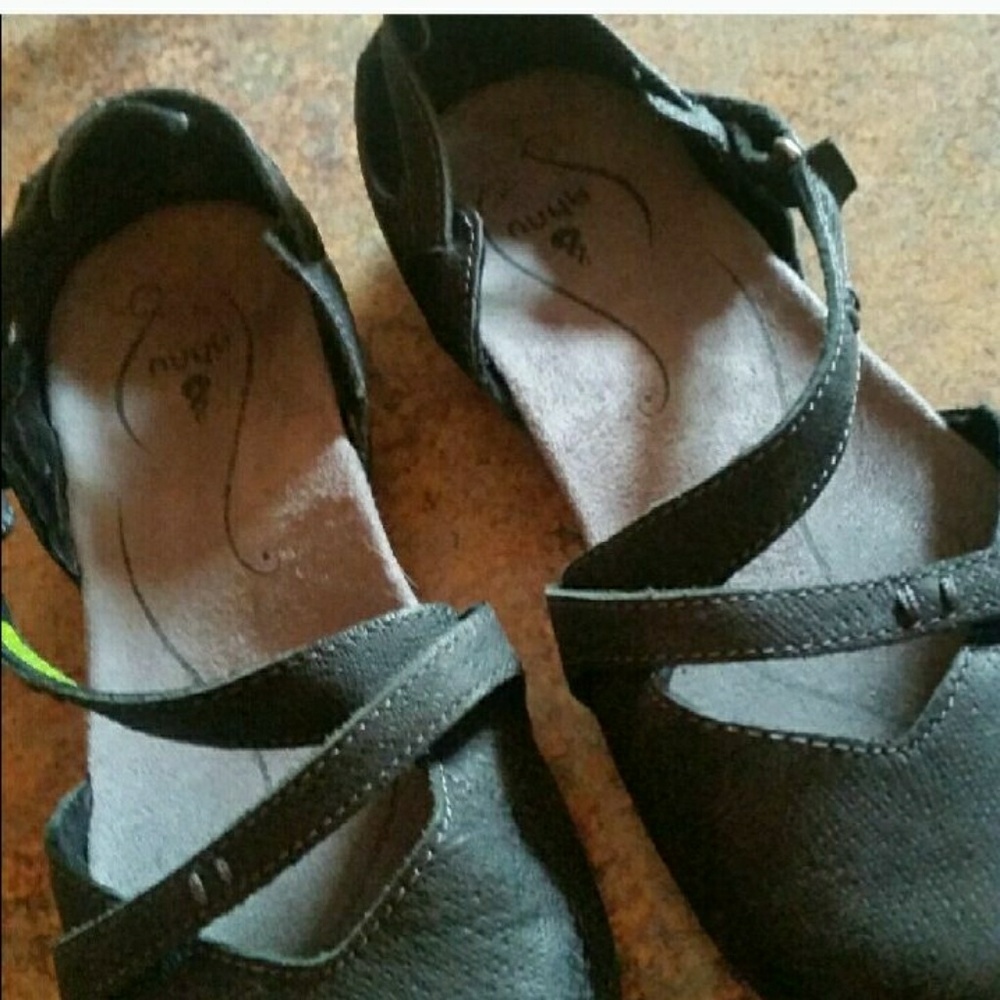 Ahnu Tullia Flats