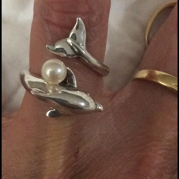 Sterling Silver Dolphin 🐬 with Pearl Ring - Picture 2 of 7