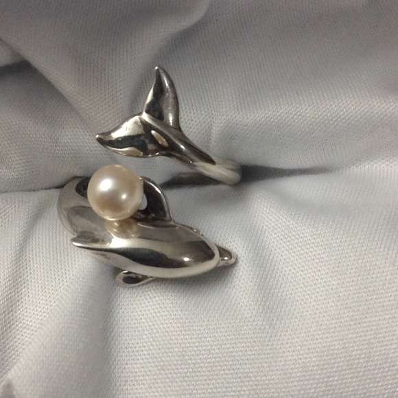 Sterling Silver Dolphin 🐬 with Pearl Ring - Picture 3 of 7