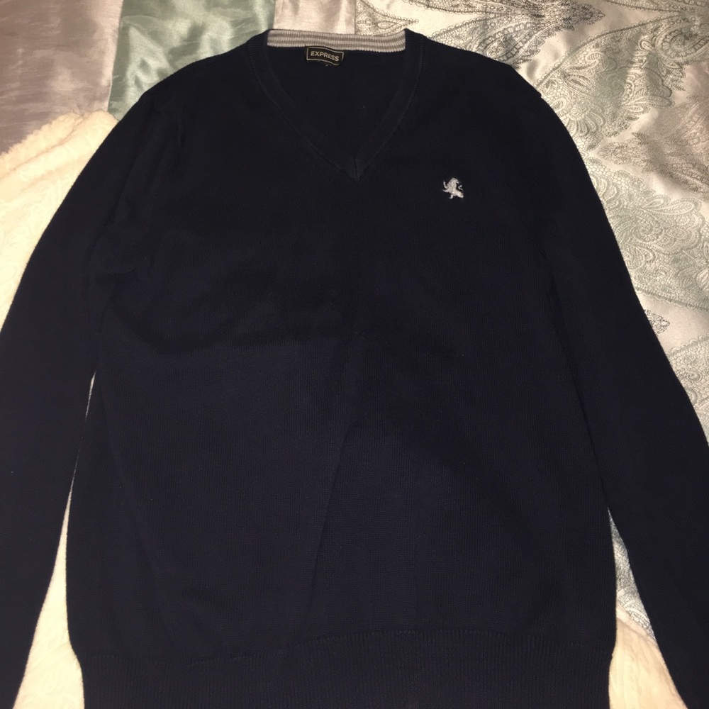 MENS EXPRESS V NECK SWEATER. BUNDLE