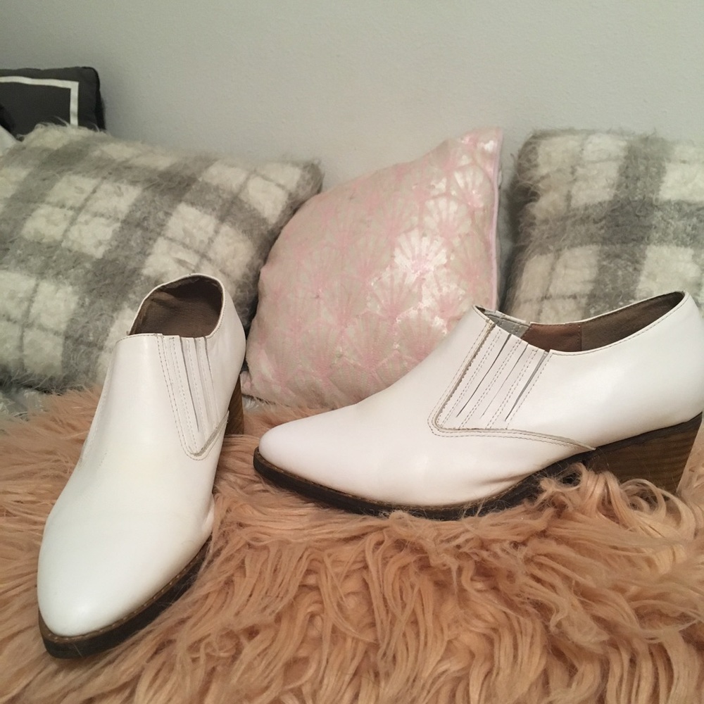 Jeffrey Campbell white western booties