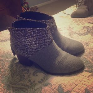 Toms grey and metallic boucle booties size 9
