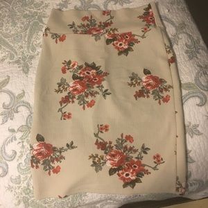 Lularoe Cassie medium
