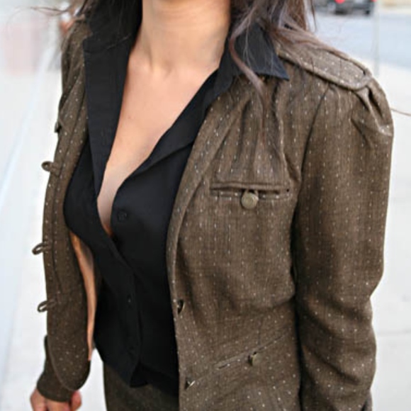 SOLD Cropped pants 2 piece suit - Picture 6 of 7