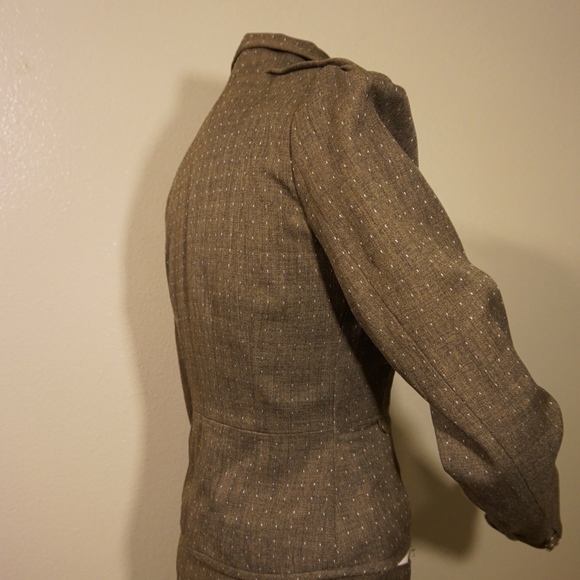 SOLD Cropped pants 2 piece suit - Picture 3 of 7